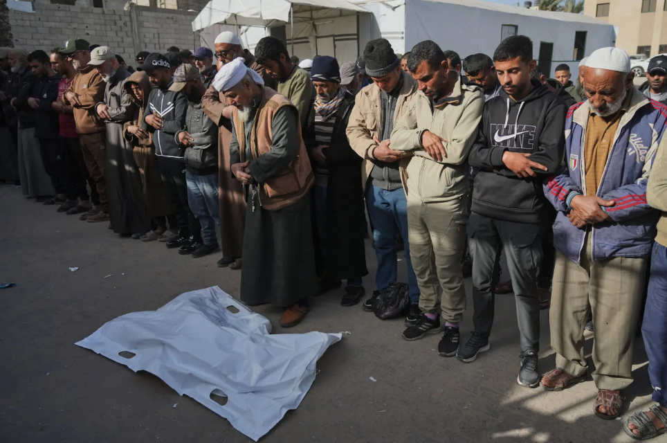 Refah Sınır Kapısı sınırlı geçişlere açıldı